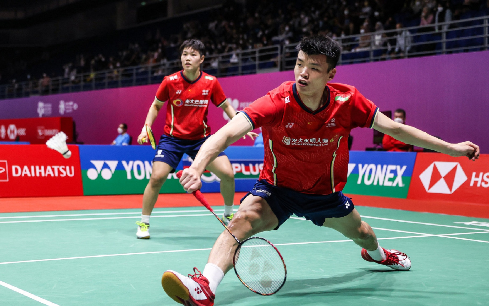 爱游戏在线-中国队鏖战泰国队，黄鸭组合统治全场