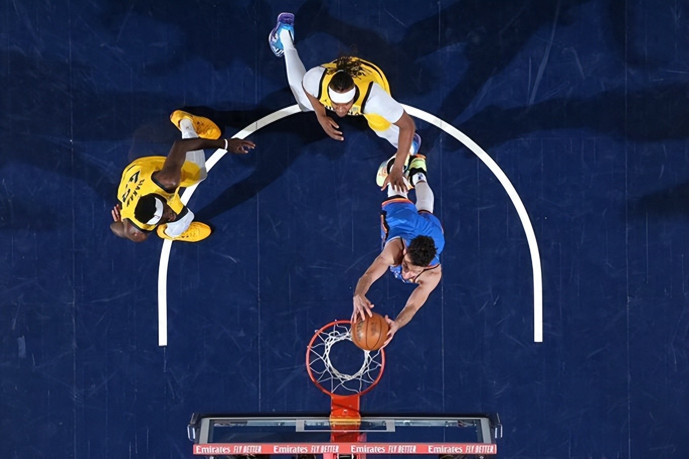 爱游戏官网-雷霆轻取勇士,霍勒迪关键制胜