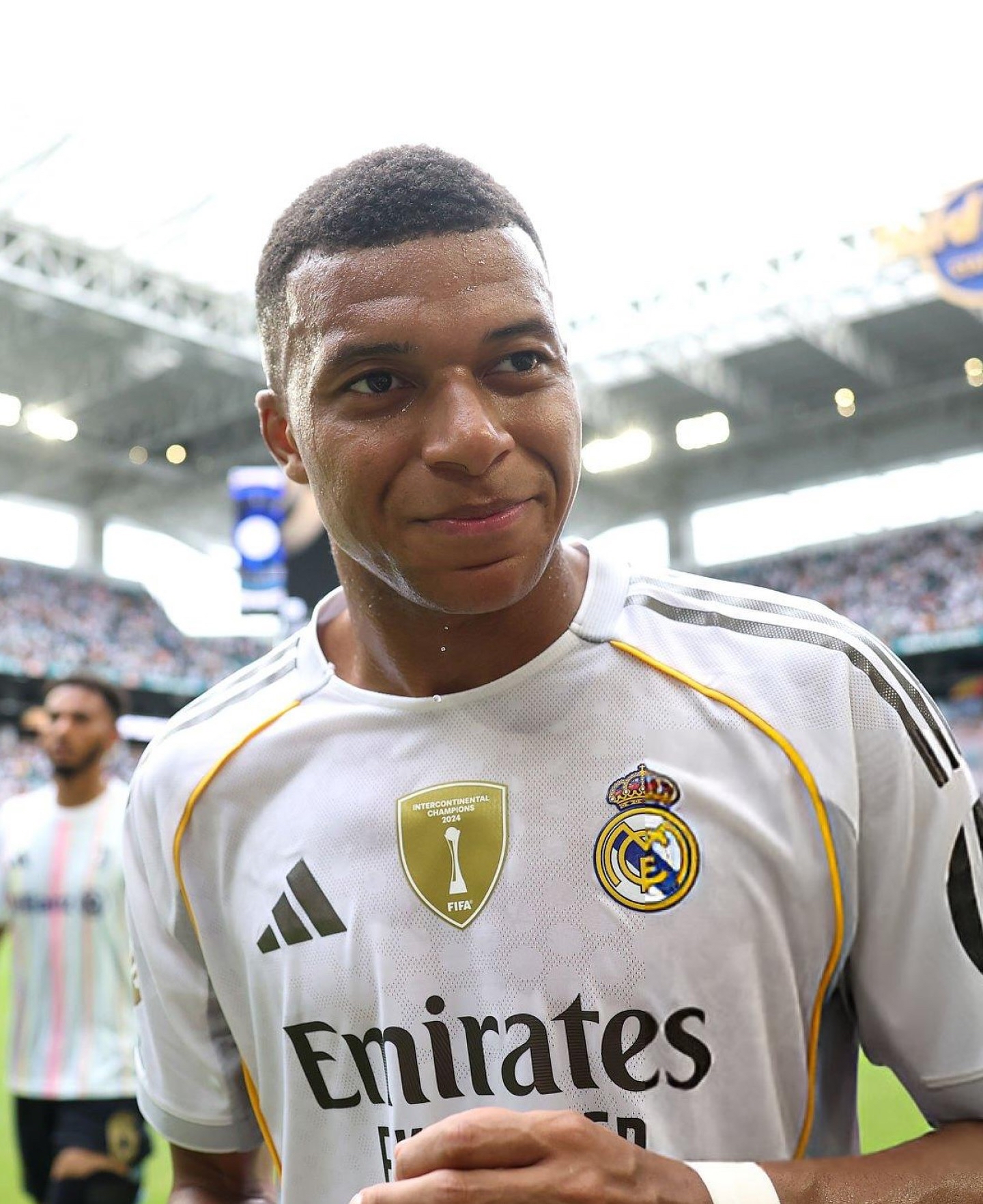 爱游戏在线-马赛轻取瑞典，姆巴佩点燃赛场