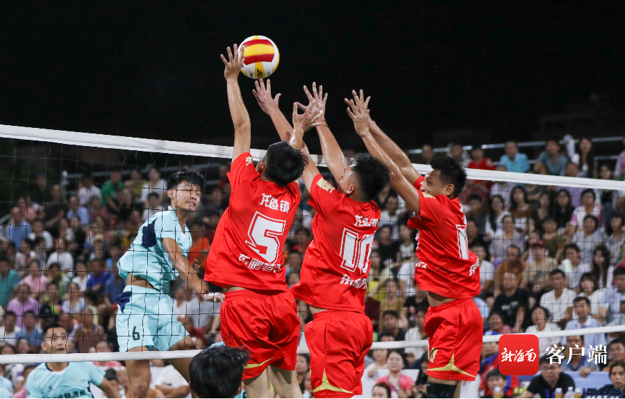 爱游戏官方-中国队轻取丹麦队，黄鸭组合惊艳四座